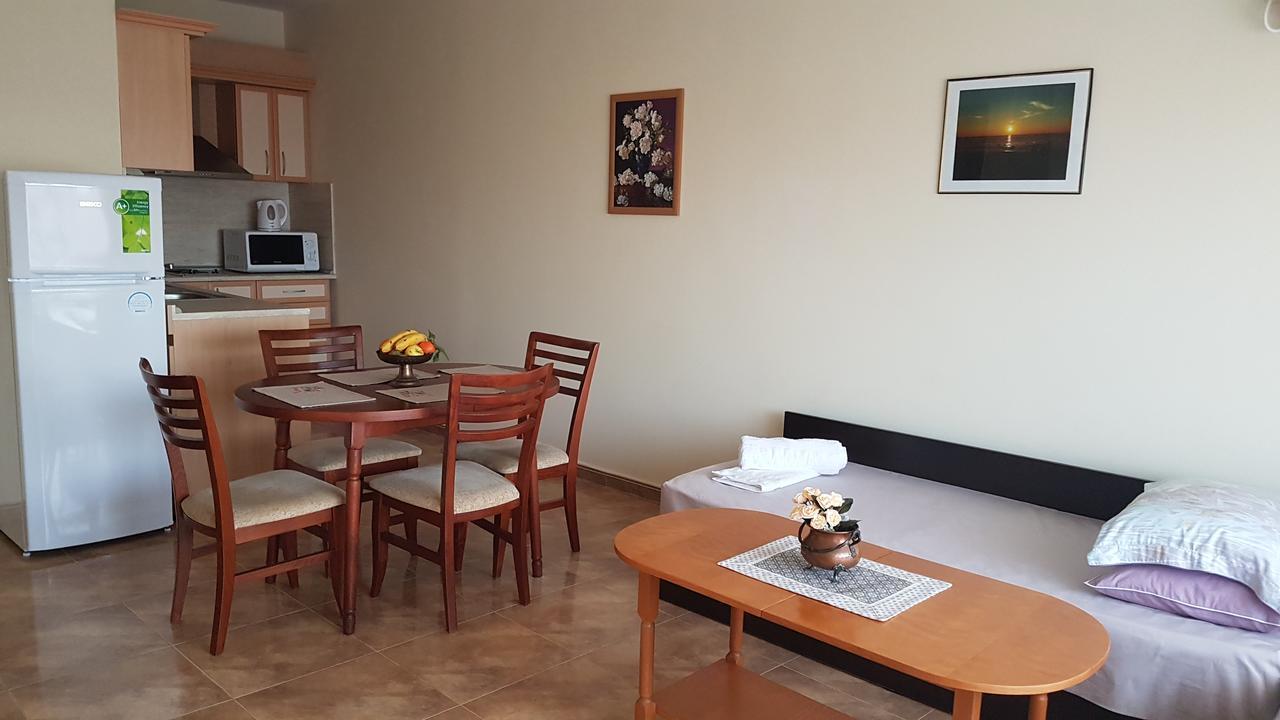 Tashevi Apartments Pomorie Exterior foto