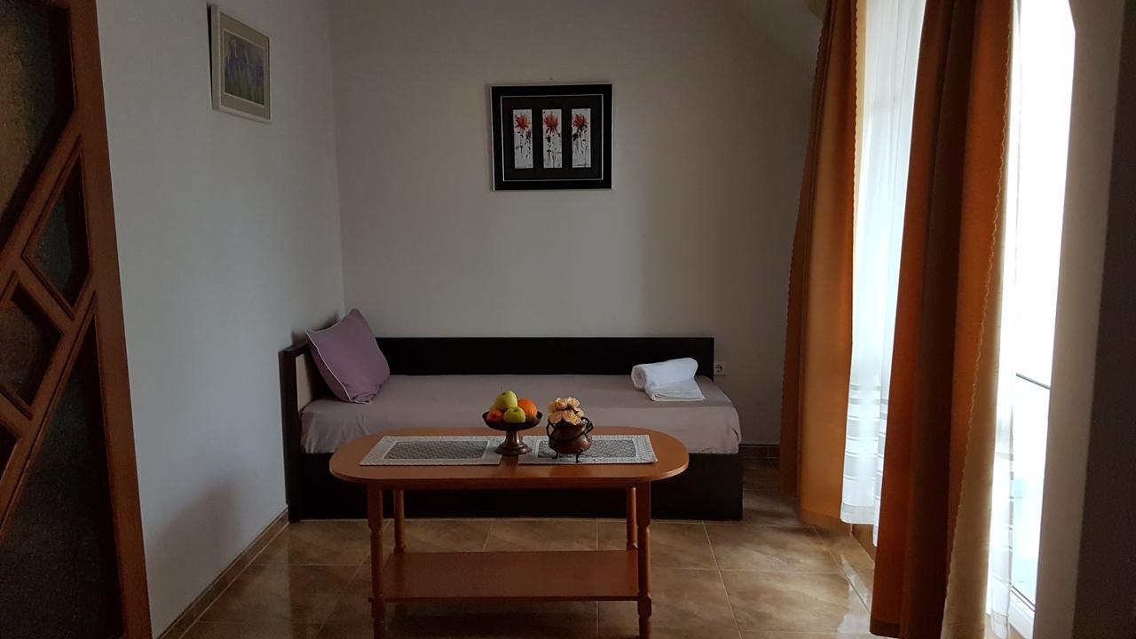 Tashevi Apartments Pomorie Exterior foto