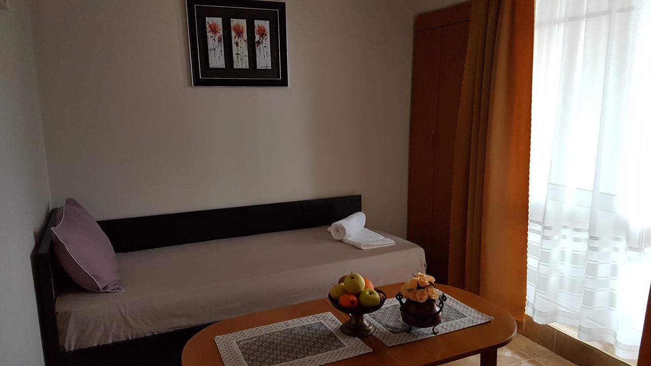 Tashevi Apartments Pomorie Exterior foto