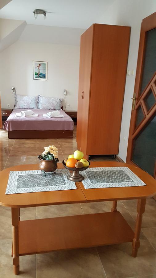 Tashevi Apartments Pomorie Exterior foto